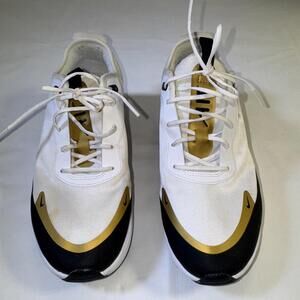 Nike Women’s Sneakers Sz 8.5 AQ4312-107